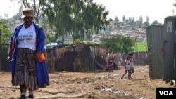 Kliptown is one of the most destitute areas of the large Soweto township, South Africa, November 2012. (S. Honorine/VOA)