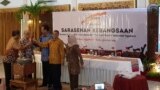 Mahfud MD, Syafii Maarif, Sri Sultan HB X dan Beny Susetyo dalam deklarasi Gerakan Suluh Indonesia di Yogyakarta, Rabu (9/1), (foto: VOA/Nurhadi Sucahyo)