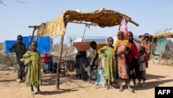 Des réfugiés soudanais dans le camp de Farchana, le 7 avril 2024 au Tchad.