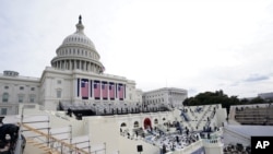 El Capitolio de EE.UU. en Washington, D.C. es visto el 18 de enero de 2021 antes de un ensayo de la ceremonia de toma de posesión del presiente electo Joe Biden.