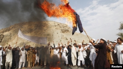 Oglini ushlab olgan onaning onlayn pornosini tomosha qiling