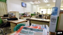 Le journal ivoirien "Fraternite Matin" lors d'une grève à Abidjan, le 5 décembre 2017. (Photo: Sia KAMBOU / AFP)