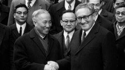 Người Mỹ gốc Việt ‘không tiếc thương gì’ Henry Kissinger | VOA