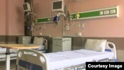 ديو سوال په جواب کښي ډاکټر محمد طاهر وویل د خيبرپختونخوا حکومت د برن سنټر لپاره مالي وسایل مختص کړي دي او د روغتون انتظاميه به کوشش کوي چي کوم مريضان علاج لپاره ورشي هغوي ته به هر قسم علاج او مرسته ويړيا ورکولې شي