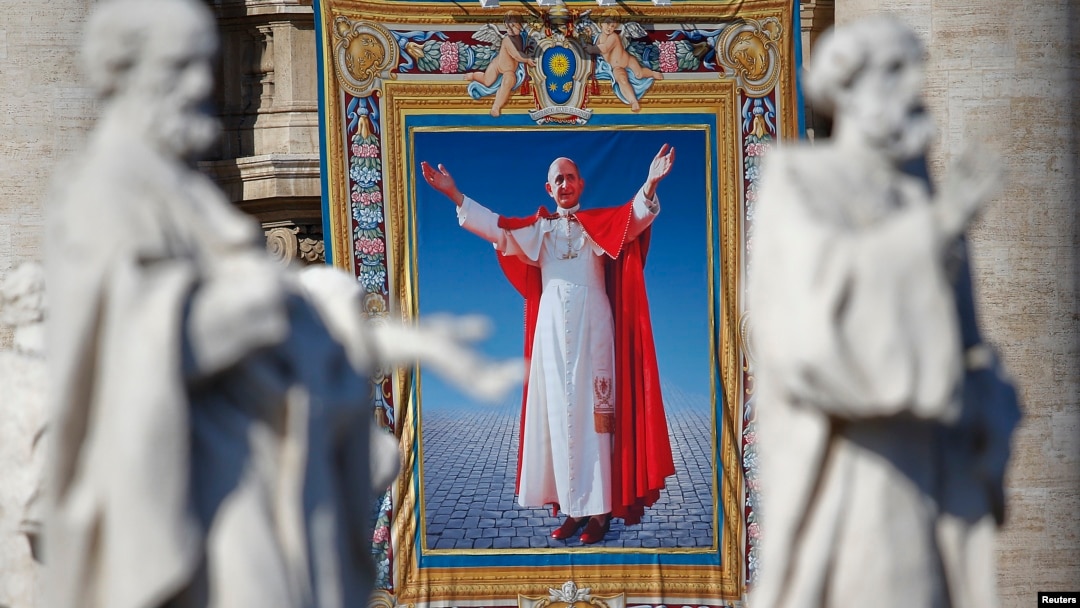 Hình ảnh của Đức Giáo Hoàng Gioan Phaolô Đệ lục tại Quảng trường Thánh Phêrô ở Vatican, ngày 19/10/2014.