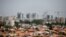 Vue générale du site où une roquette lancée depuis la bande de Gaza a frappé Ashkelon, dans le sud d'Israël, le 11 mai 2021. ( REUTERS/Amir Cohen).
