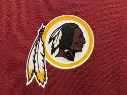 레드스킨스(Redskins) 로고.