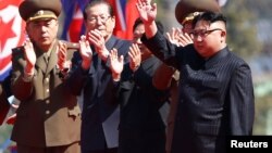 朝鲜领导人金正恩在黎明街高层公寓楼群落成剪彩(2017年4月13日)
