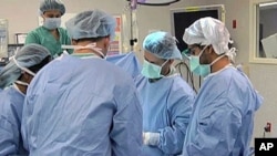 Data from the US Census bureau, found that doctor's hours declined while at the same time their incomes dropped 25 percent between 1995 and 2006