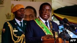 Le président Emmerson Mnangagwa donne un discours lors du jour d'indépendance du Zimbabwe à Harare, le 18 avril 2018.