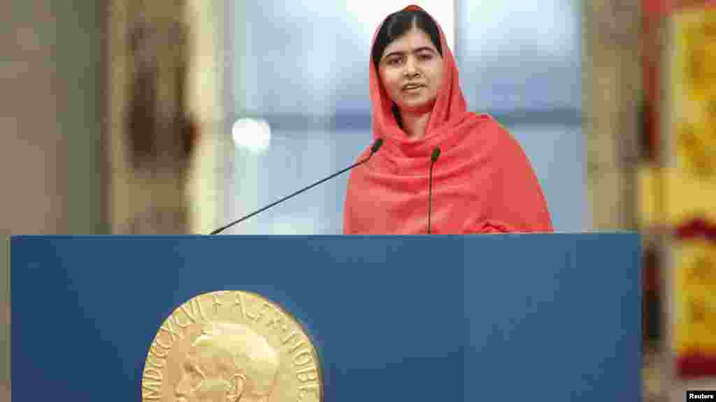 La lauréate du prix Nobel de la paix Malala Yousafzai prononce un discours lors de la cérémonie de remise du Prix Nobel de la Paix à l&#39;Hôtel de Ville d&#39;Oslo, le 10 décembre 2014.