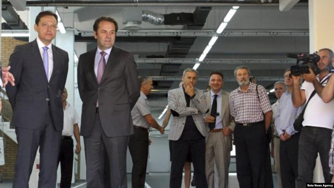 Potpredsednik Vlade Rasim Ljajić i direktor Pošta Srbije Goran Ćirić obilaze prostorije tokom otvaranja rekonstruisanog Glavnog poštanskog centra u Nišu. 