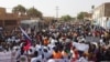 Sejumlah warga Niger menggelar demonstrasi menuntut penarikan pasukan AS dari negara mereka di Agadez, pada 21 April 2024. (Foto: Reuters/Stringer)