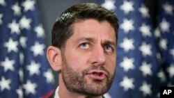 Paul Ryan durante una conferencia de prensa en el Capitolio, el martes, 8 de diciembre de 2015.