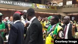 Mutungamiri weZanu PF, VaEmmerson Mnangagwa vachisvika pamusangano webato ravo.