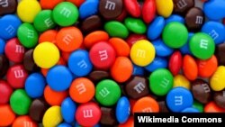 Siapa sangka permen cokelat M&M lahir dari perlunya menyediakan makanan berkalori tinggi bagi militer AS (foto ilustrasi: Wikipedia).