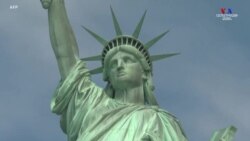 Ազատության արձանը մասնակիորեն վերաբացվել է այցելուների համար: Կղզի այցելողները կարող են հիանալ արձանով, բայց ոչ` այն բարձրանալով: