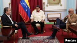 Maduro también recibió al ex presidente del gobierno español, José Luis Rodriguez Zapatero, como parte de los esfuerzos de diálogo.