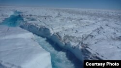 La calotte glacière du Groenland (UCLA/Lawrence C. Smith)