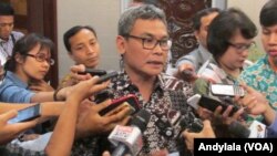 Staf Khusus Presiden Bidang Komunikasi, Johan Budi SP (Foto: VOA/Andylala).