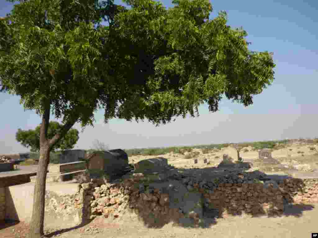 مکلی : تاریخی قبرستان کی تباہی