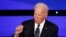 El exvicepresidente de EE.UU. y aspirante a la nominación presidencial demócrata, Joe Biden, durante el rmás reciente debate de su partido en la Universidad Drake, en Des Moines, Iowa. Enero 14 de 2020. Foto Reuters.