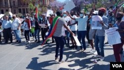 Izizalwane zeSouth Africa zitshengisela zifuna kuxotshwe abokuza kulelozwe