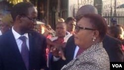 Professor Lovemore Madhuku cnaMuzvare Thokozane Khupe. Vaviri ava ndevamwe vevatungamiri vemapato vakakwikwidza musarudzo yemutungamiri wenyika vari muPOLAD.