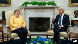 조 바이든 미국 대통령와 앙겔라 메르켈 독일 총리가 15일 워싱턴 백악관에서 회담했다.