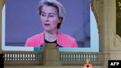 Gjatë fjalës së zonjës von der Leyen