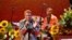 Arlo Parks se produit sur scène aux BRIT Awards 2021 à Londres le 11 mai 2021.