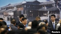 Presiden China Xi Jinping menghadiri pembukaan Konferensi Internet Dunia di Wuzhen, Jiaxing, provinsi Zhejiang, China, 16 Desember 2015. 