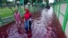 Banjir Berwarna Merah Rendam Pekalongan