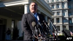 Menteri Luar Negeri AS Mike Pompeo memberi keterangan pers mengenai lawatannya ke Arab Saudi setelah bertemu Presiden Donald Trump di Gedung Putih, Washington DC, 18 Oktober 2018.