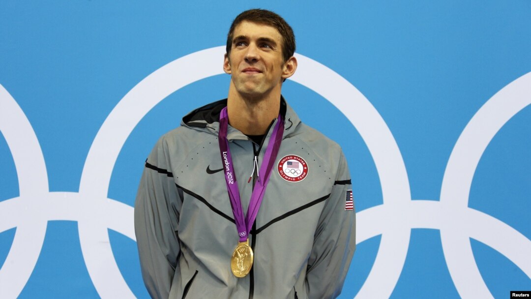 Perenang AS, Michael Phelps akan berupaya menambah perolehan medalinya dalam pertandingan renang putra estafet 4 kali 100 meter, Sabtu (4/8).