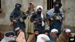 Para anggota kelompok Taliban Afghanistan (foto: dok).