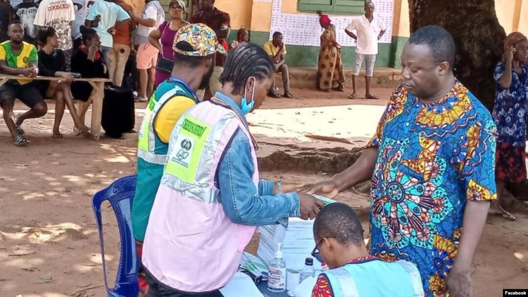 Wata rumfar zabe a jihar Anambra (Facebook/ INEC)