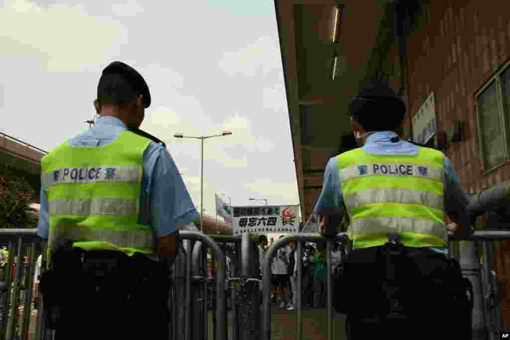 港人悼念胡耀邦与方励之 决心平反六四