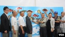 台湾民间团体召开记者会呼吁保护海洋资源(美国之音张永泰拍摄)