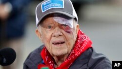 지미 카터 전 대통령이 지난달 7일 낙상으로 머리에 난 상처를 치료받았다.