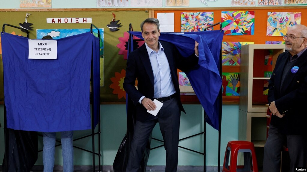 “Demokracia e Re” kryeson zgjedhjet në Greqi