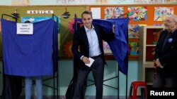 FILE PHOTO: Greece holds parliamentary election