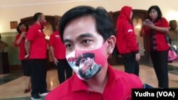 Putra sulung Presiden Joko Widodo, Gibran Rakabuming, siap bertarung menjadi calon wali kota Solo. (Foto: VOA / Yudha Satriawan)