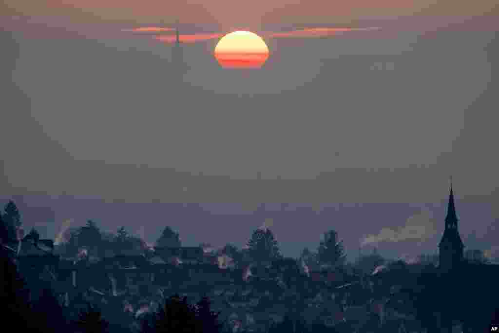 د جرمني د کرونبرګ ښار کې لمر خاته