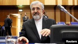 Duta Besar Iran untuk IAEA, Ali Asghar Soltanieh di kantor IAEA (Maret 2013). Iran berharap kemajuan akan dicapai dalam perundingan dengan IAEA Rabu ini 15/5. 