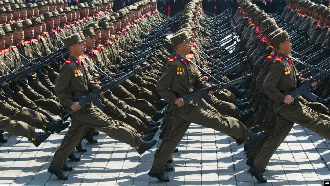 Binh sĩ Bắc Triều Tiên trong một cuộc diễu hành quân sự tại Quảng trường Kim Il Sung ở Bình Nhưỡng. (Ảnh tư liệu)