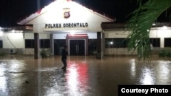 Kantor Polsek Gorontalo terendam banjir. (Courtesy: BNPB)