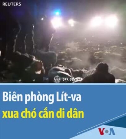 Biên phòng Lít-va xua chó cắn di dân 