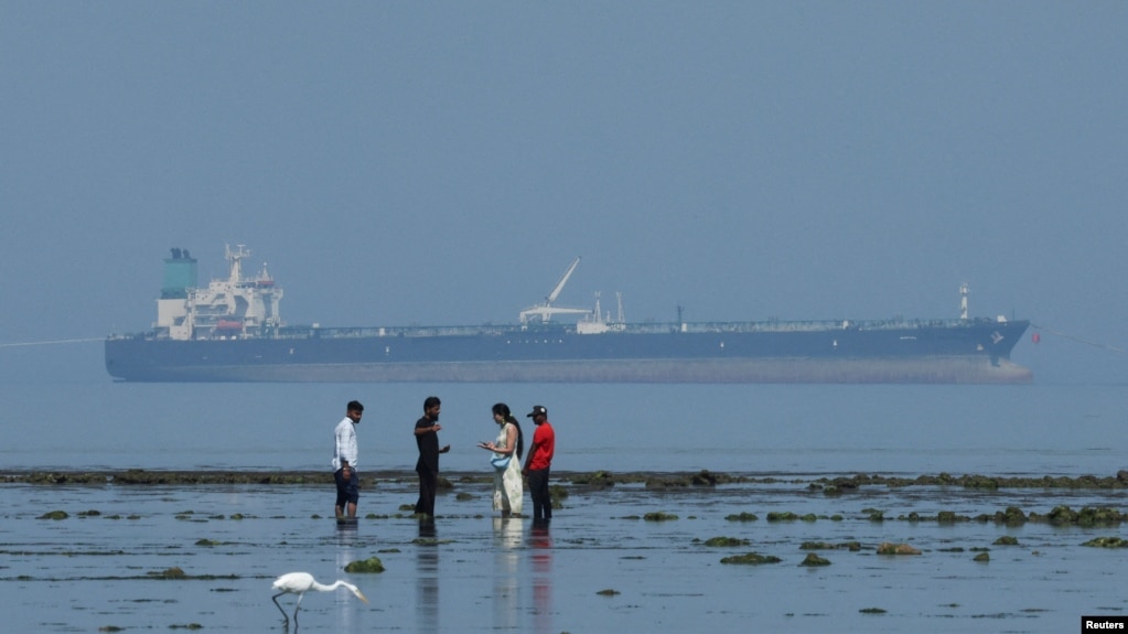 یک نفتکش حامل نفت روسیه در سواحل هندوستان