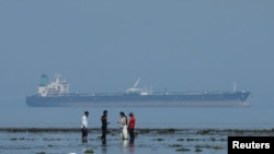 یک تانکر حامل نفت روسیه در نزدیکی هند در نخستین هفته‌های جنگ و انسداد تنگه هرمز